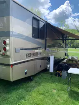 Other 2005  Fleetwood Expedition 34M (3)