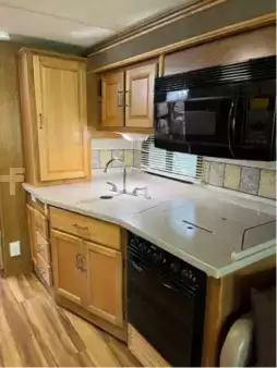 Other 2005  Fleetwood Expedition 34M (8)