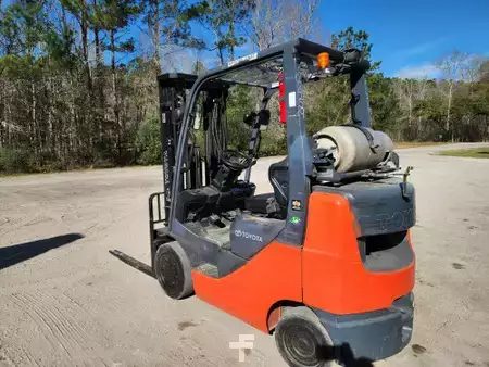 Propane Forklifts 2015  Toyota 8FGCU25 (2)