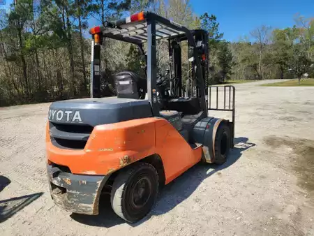 Diesel Forklifts 2015  Toyota 8FD40U (3)