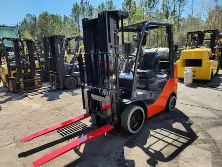Propane Forklifts 2017  Toyota 8FGCU25 (1)