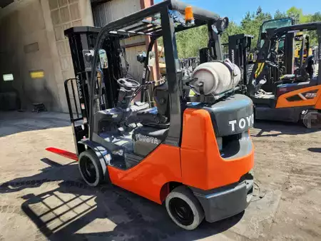 Propane Forklifts 2017  Toyota 8FGCU25 (2)