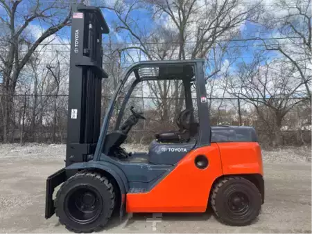 Diesel Forklifts 2018  Toyota 8FD40U (1)