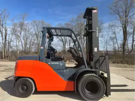 Diesel Forklifts 2018  Toyota 8FD45U (1)