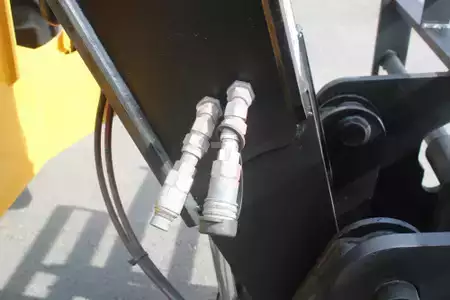 Manipulador Telescópico fijo 2019  CAT Lift Trucks TL943D (14)