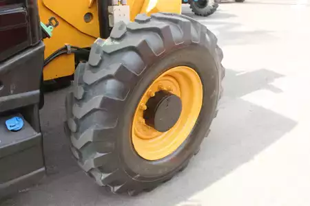 Manipulador Telescópico fijo 2019  CAT Lift Trucks TL943D (17)