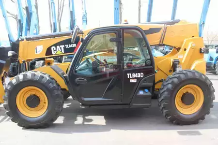 Manipulador Telescópico fijo 2019  CAT Lift Trucks TL943D (4)