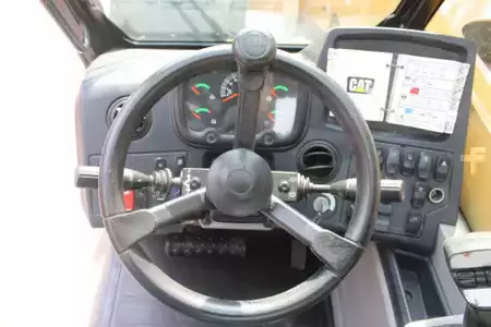 Manipulador Telescópico fijo 2019  CAT Lift Trucks TL943D (9)