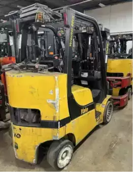 Propane Forklifts 2021  Yale GLC080 (2)