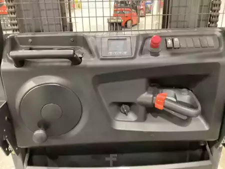 Montacargas Eléctrico (4 ruedas) 2021  Linde V15 (3)