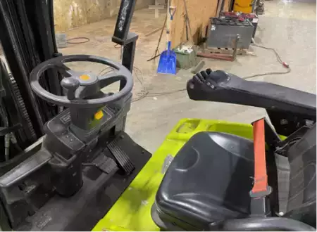 4-Wheel Electric 2019  Clark ECX32 (3)