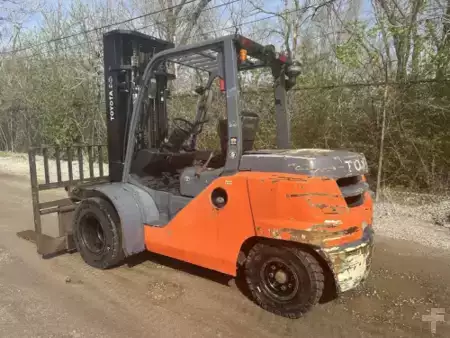 Montacargas diésel  Toyota 8FD45U (4)