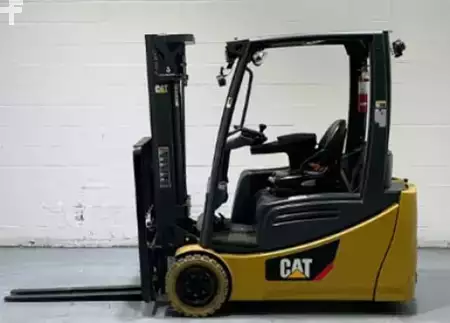 4-Wheel Electric 2020  CAT Lift Trucks 2ET3500 (1)