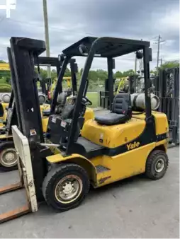 Propane Forklifts 2019  Yale GLP050MX (1)