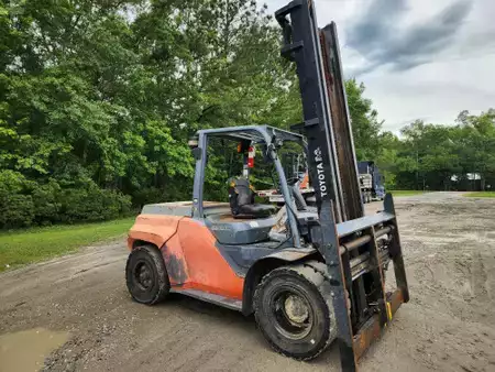 Diesel Forklifts 2016  Toyota 8FD80U (4)
