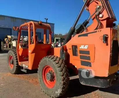 Telehandler Fixed  SkyTrak 8042 (1)