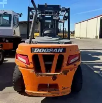 Montacargas diésel 2019  Doosan D70S (3)