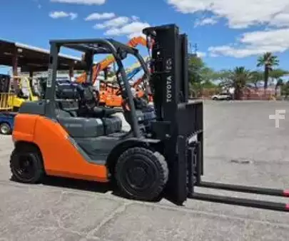 Montacargas diésel 2019  Toyota 8FGU35 (1)