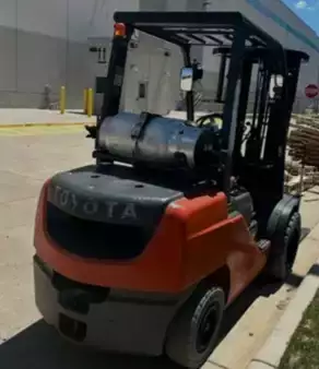 Propane Forklifts 2017  Toyota 8FGU30 (3)