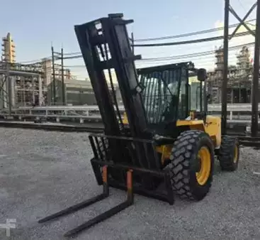 Montacargas diésel 2018  JCB 940 (1)
