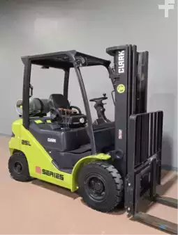 Propane Forklifts 2021  Clark S25CL (3)