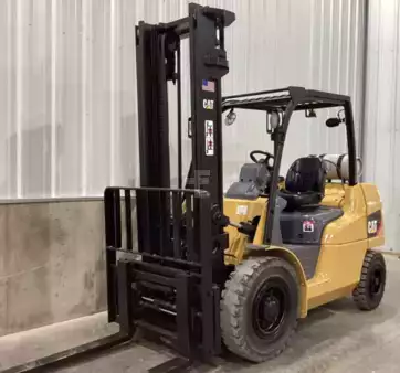 Propane Forklifts 2011  CAT Lift Trucks P8000 (1)