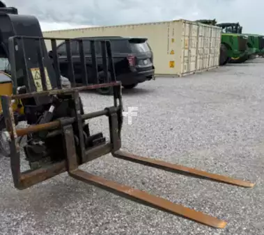 Manipulador Telescópico fijo  CAT Lift Trucks TL642D (6)