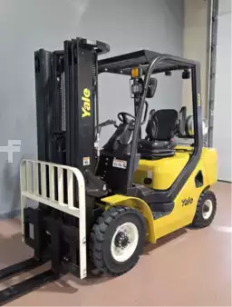 Propane Forklifts 2023  Yale GLC050UX (1)