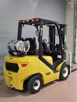 Propane Forklifts 2023  Yale GLC050UX (3)