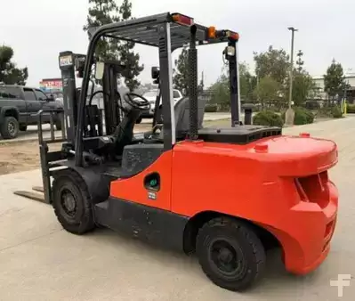 Diesel Forklifts 2017  Doosan D55C-7 (1)