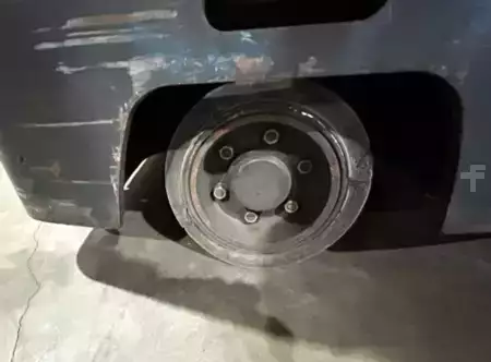 Montacargas Eléctrico (4 ruedas) 2020  Linde E18S (9)
