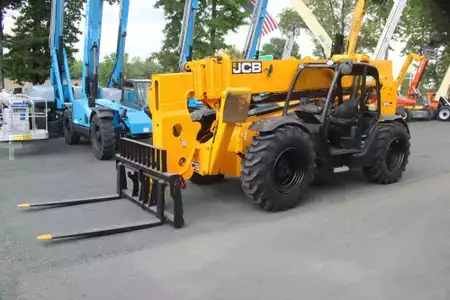 Manipulador Telescópico fijo 2024  JCB 510-56 (1)