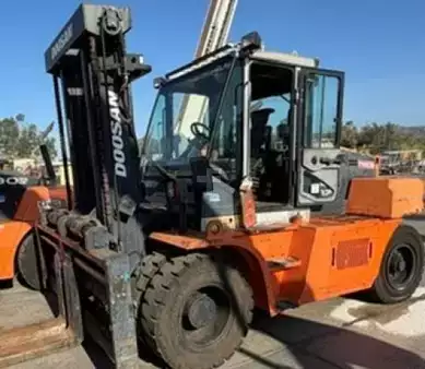 Montacargas diésel 2016  Doosan D120S-7 (1)