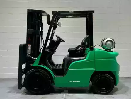 Propane Forklifts 2020  Mitsubishi FG30N (1)