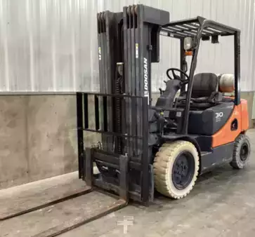 Diesel Forklifts 2018  Doosan G30E-5 (1)