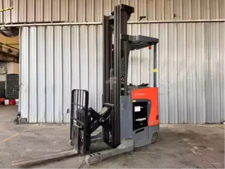 4-Wheel Electric 2011  Toyota 8BRU18 (1)