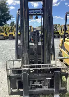 Propane Forklifts 2016  Yale GLP060VX (2)