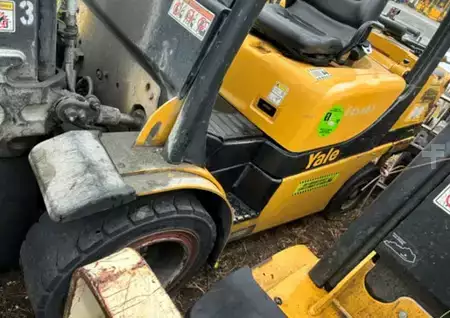 Propane Forklifts 2016  Yale GLP060VX (5)