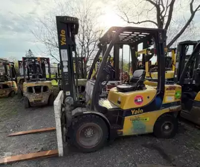 Propane Forklifts 2016  Yale GLP060VX (1)