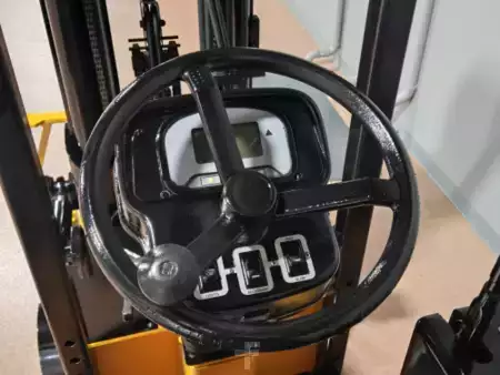 Montacargas Eléctrico (4 ruedas) 2013  Bendi B30-42E180D (16)