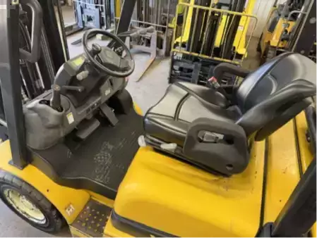 Propane Forklifts 2020  Yale GLP040MX (3)