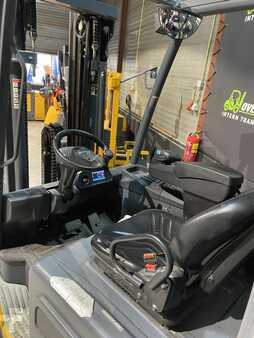 Chariots électriques à 4 roues 2016  CAT Lift Trucks 2EPC5000 (10)