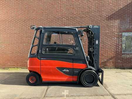 Sähkö - 4 pyör 2015  Linde E40L-01/600 (2)