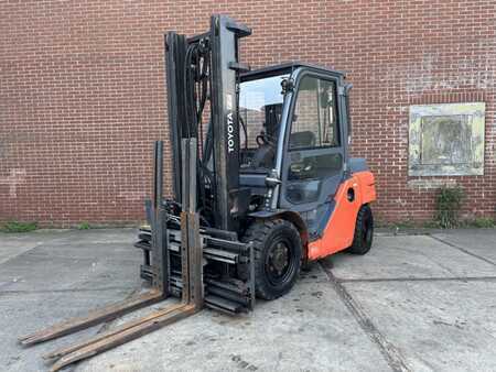 Diesel Forklifts 2016  Toyota 40- 8FD40N (4)