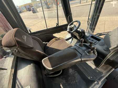 Wózki widłowe diesel 2012  Linde H40 (9)