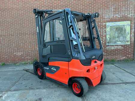 Elektryczne 4-kołowe 2020  Linde E25-01 (5)
