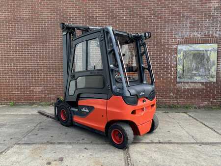 4-wiel elektrische heftrucks 2020  Linde E25-01 (3)