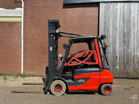 4-wiel elektrische heftrucks 2017  Linde E30-01 (2)