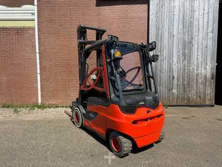 4-wiel elektrische heftrucks 2017  Linde E30-01 (5)