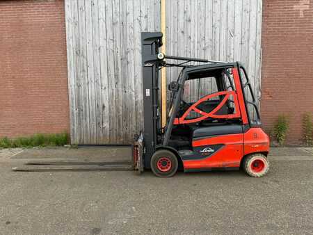 4-wiel elektrische heftrucks 2019  Linde E30-01 (3)